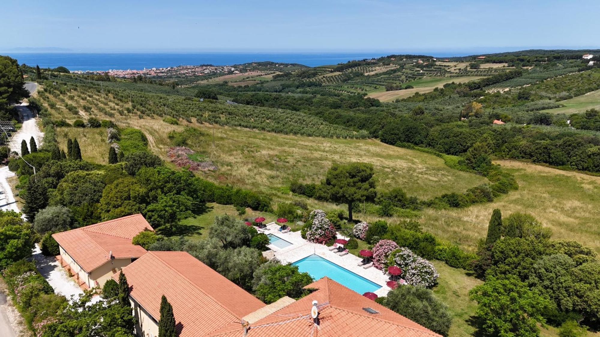 La Muccheria San Vincenzo Exterior foto